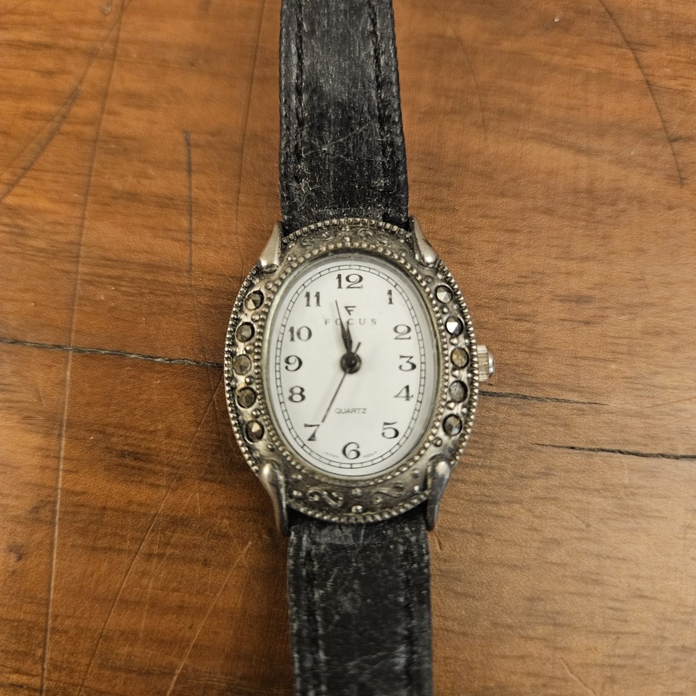 Focus 344 Women's Silver Black Leather Quartz Watch Need New Battery Untested‎